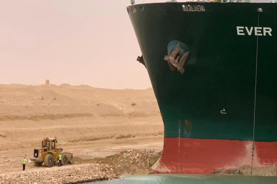 موافقت بیمه اتکایی با پرداخت ۲ میلیارد دلار به کشتی حادثه دیده در کانال سوئز